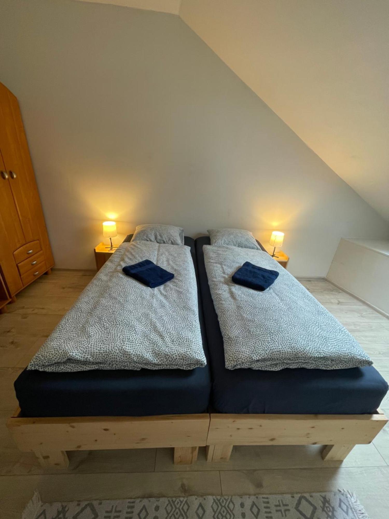 Zu Hause Guest House เวอร์โบว์ ภายนอก รูปภาพ
